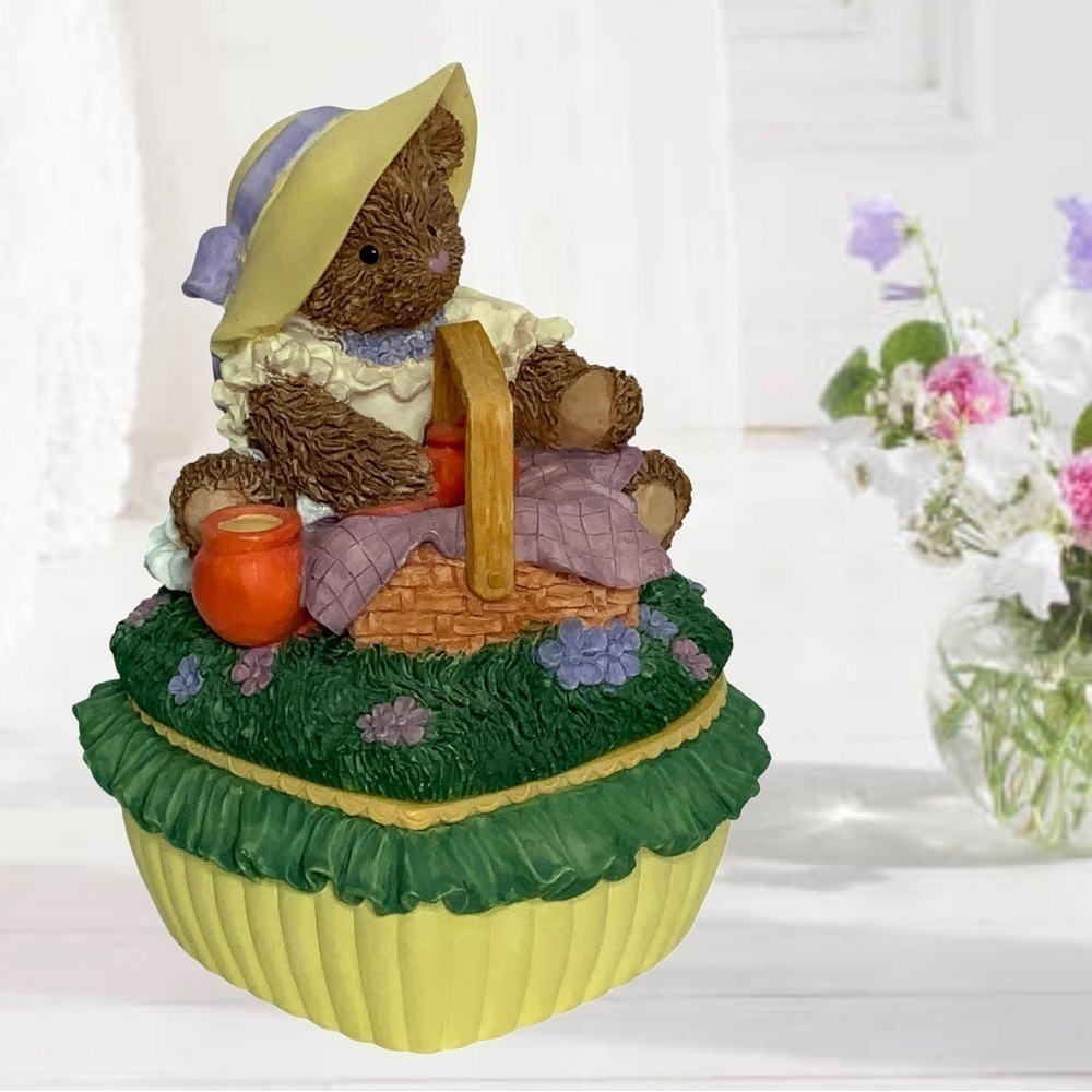 Vintage Teddy Bear Trinket Box Springtime Picnic Vintage Easter Heart Shape Lid
